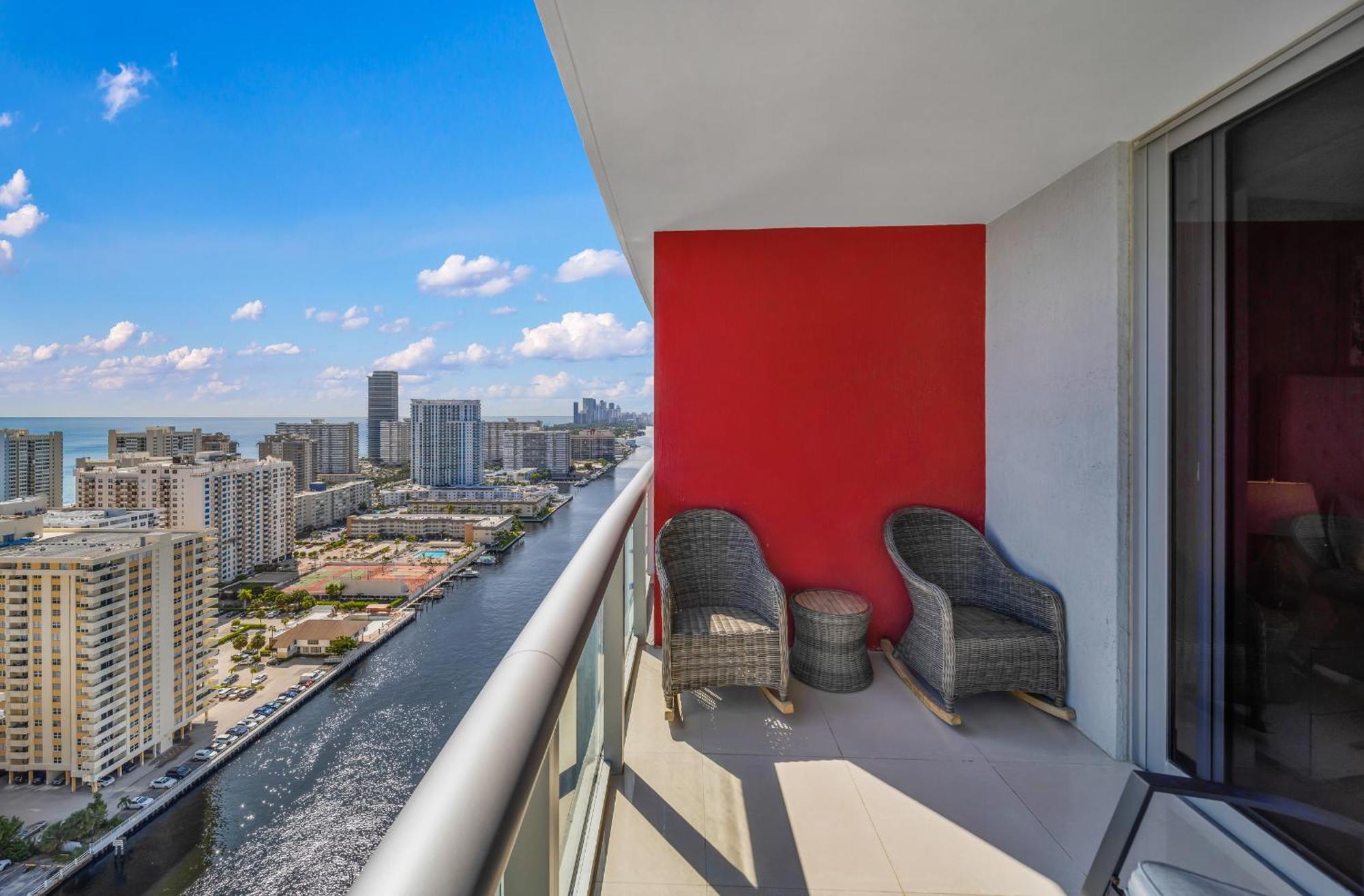 Resort-Style Living With Direct Ocean Views - 3Br Beauty Hallandale Beach Exterior photo