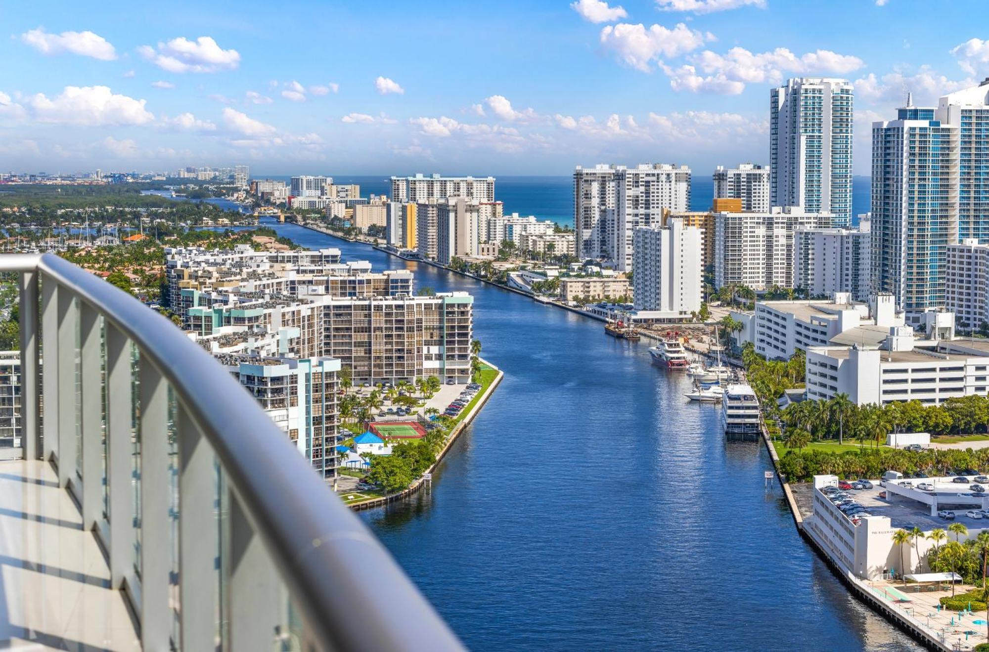 Resort-Style Living With Direct Ocean Views - 3Br Beauty Hallandale Beach Exterior photo
