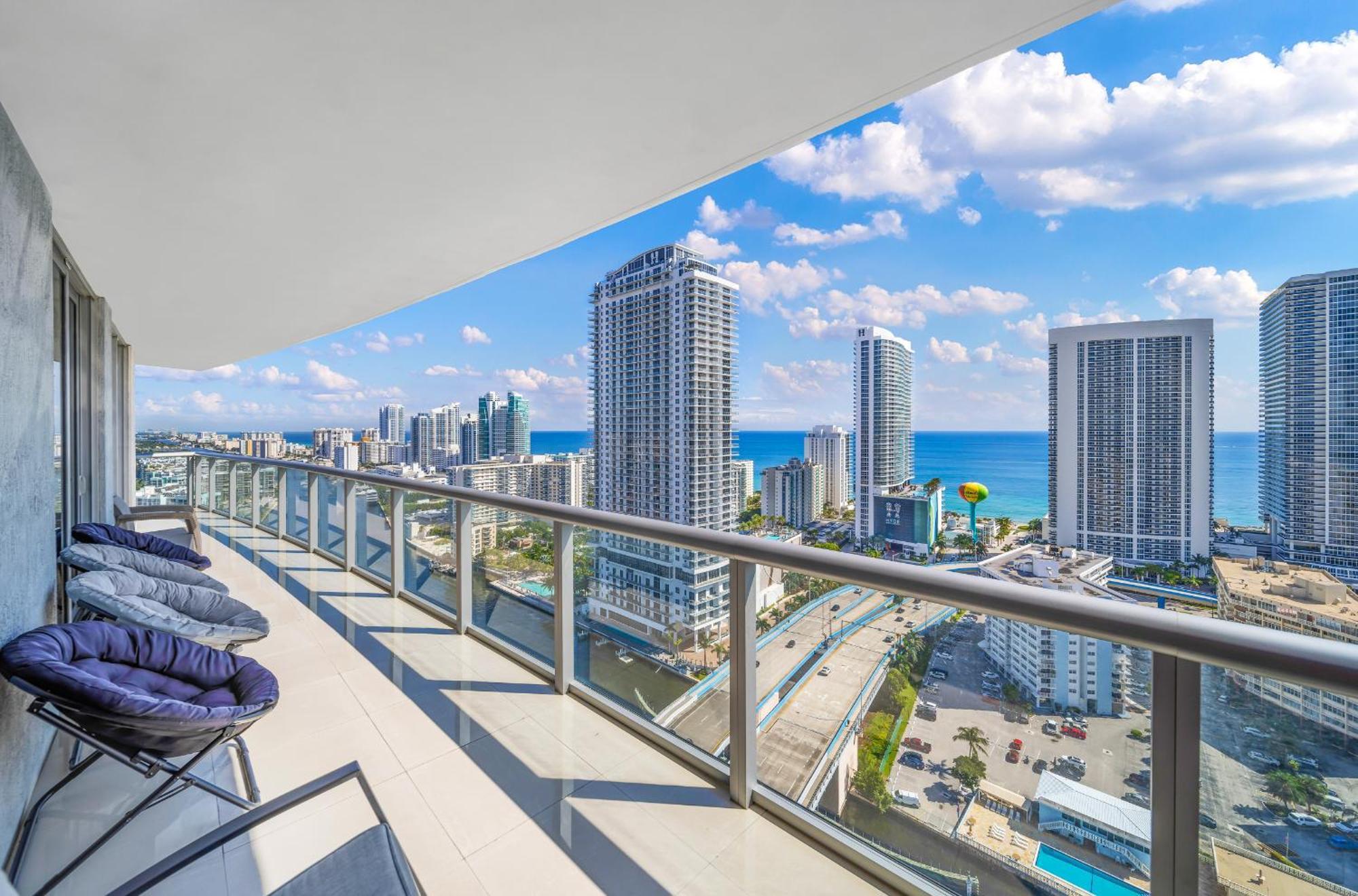 Resort-Style Living With Direct Ocean Views - 3Br Beauty Hallandale Beach Exterior photo