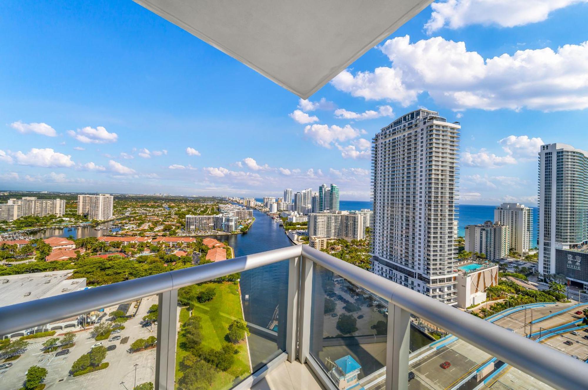 Resort-Style Living With Direct Ocean Views - 3Br Beauty Hallandale Beach Exterior photo