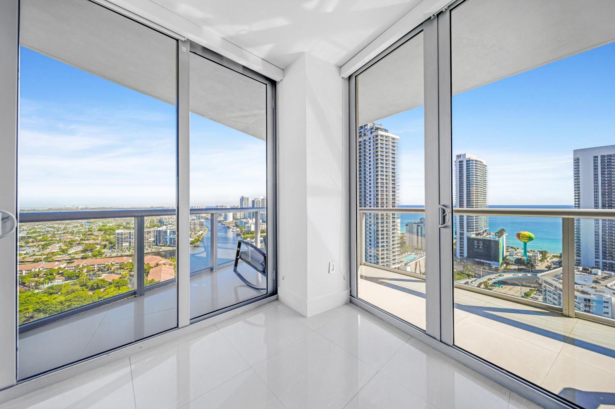 Resort-Style Living With Direct Ocean Views - 3Br Beauty Hallandale Beach Exterior photo