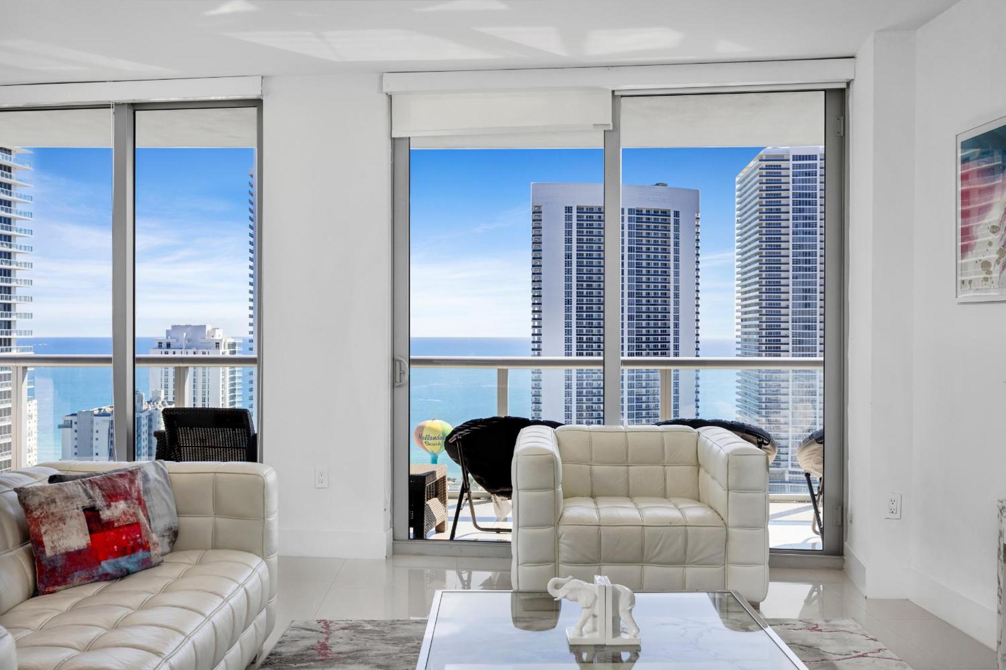 Resort-Style Living With Direct Ocean Views - 3Br Beauty Hallandale Beach Exterior photo