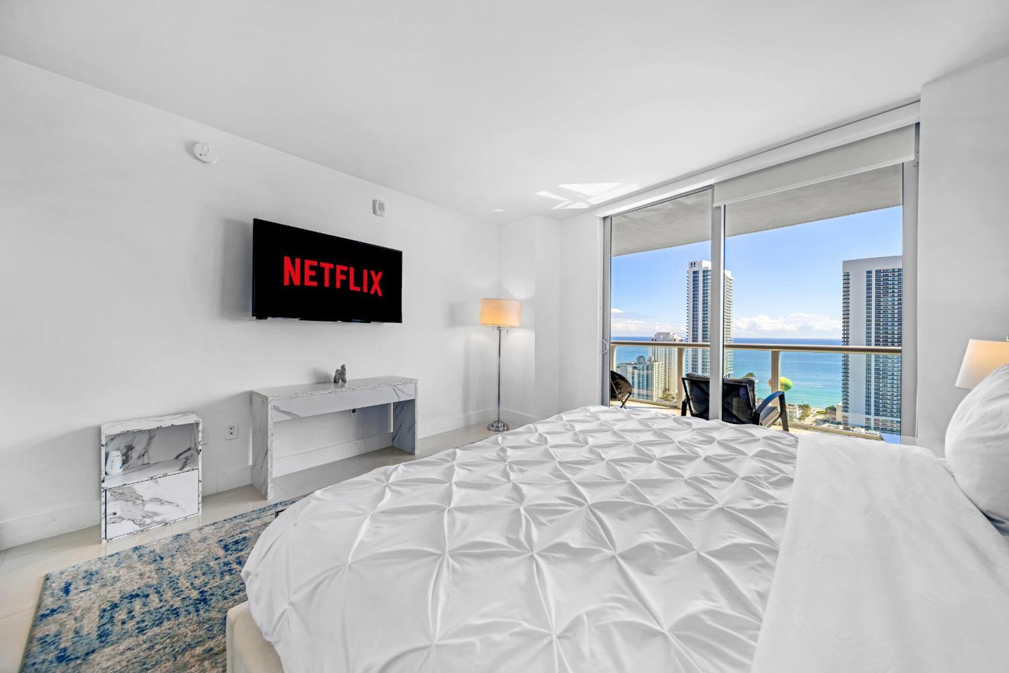 Resort-Style Living With Direct Ocean Views - 3Br Beauty Hallandale Beach Exterior photo