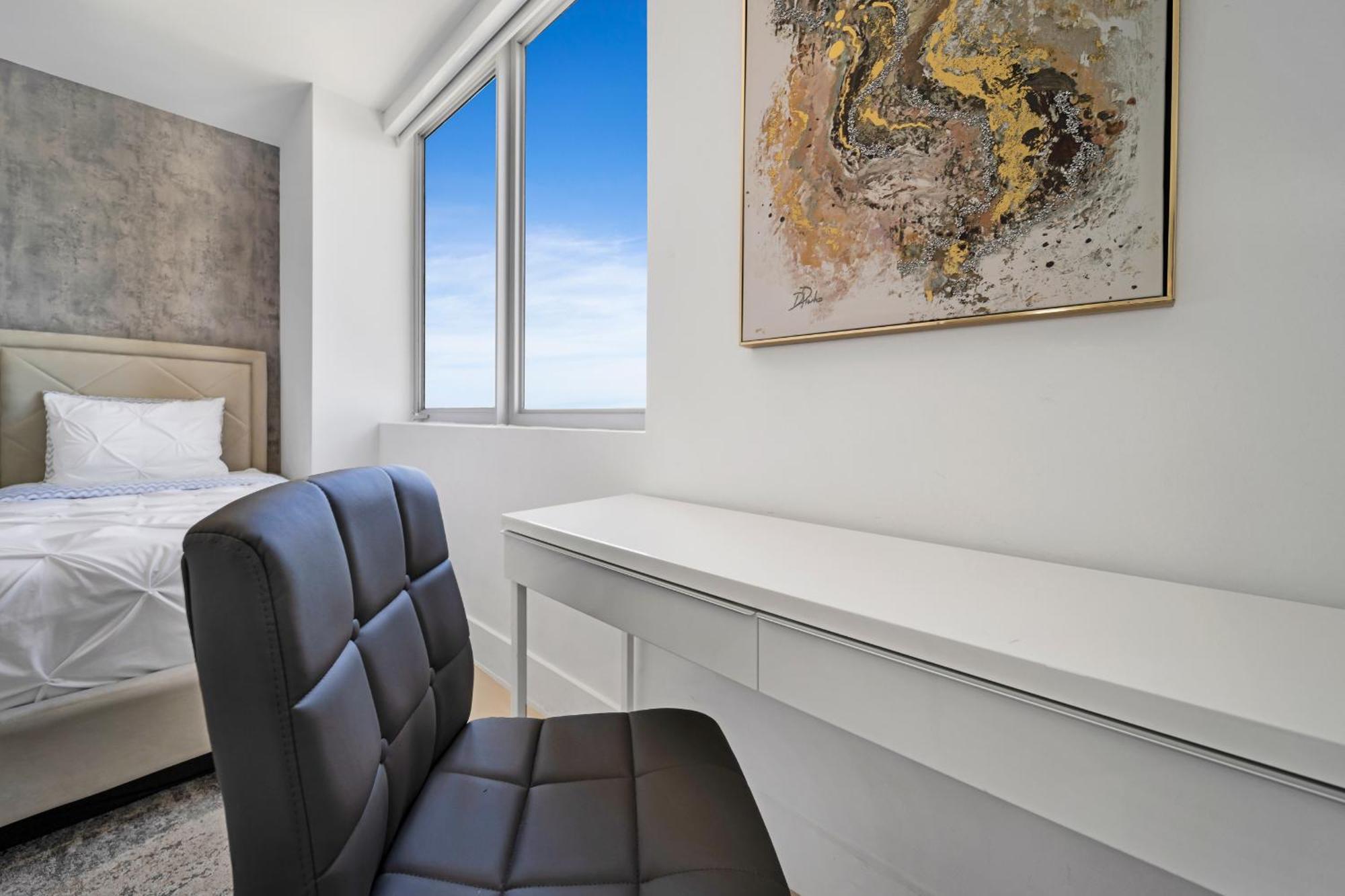 Resort-Style Living With Direct Ocean Views - 3Br Beauty Hallandale Beach Exterior photo