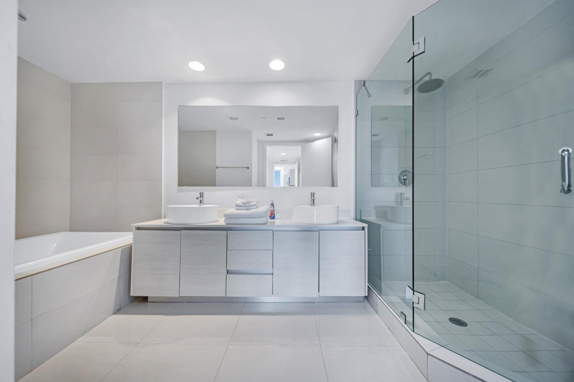 Resort-Style Living With Direct Ocean Views - 3Br Beauty Hallandale Beach Exterior photo