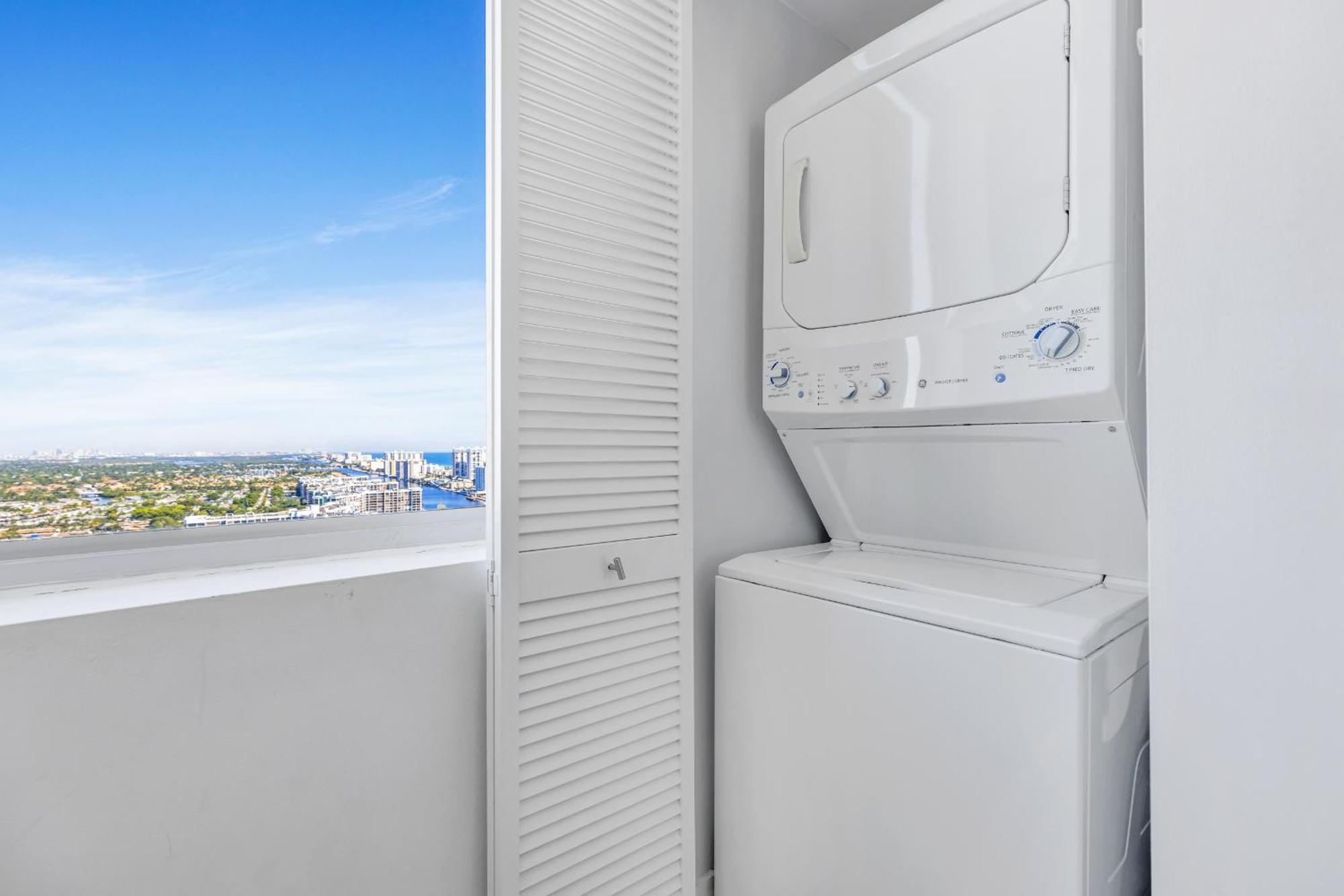 Resort-Style Living With Direct Ocean Views - 3Br Beauty Hallandale Beach Exterior photo
