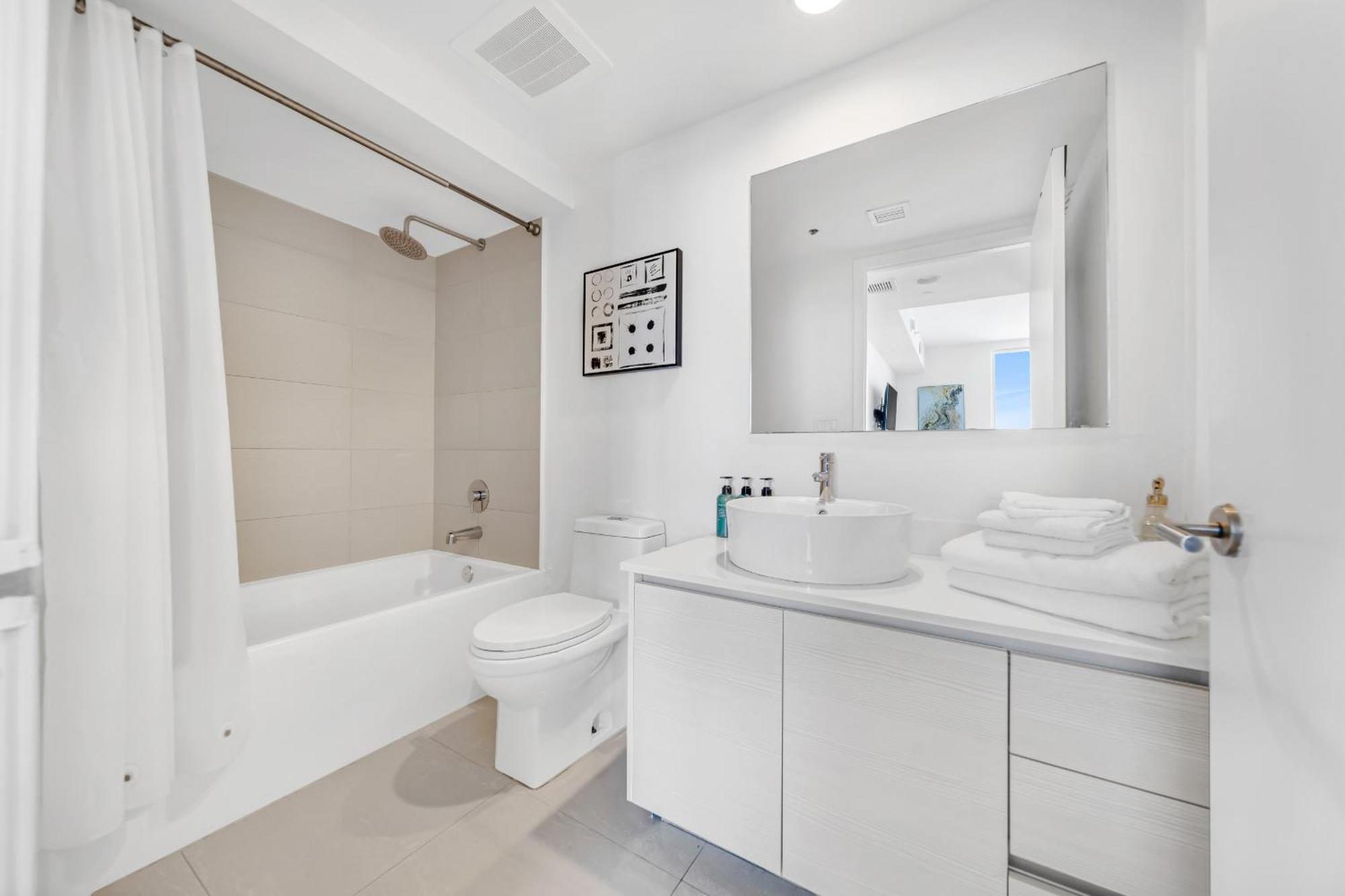 Resort-Style Living With Direct Ocean Views - 3Br Beauty Hallandale Beach Exterior photo