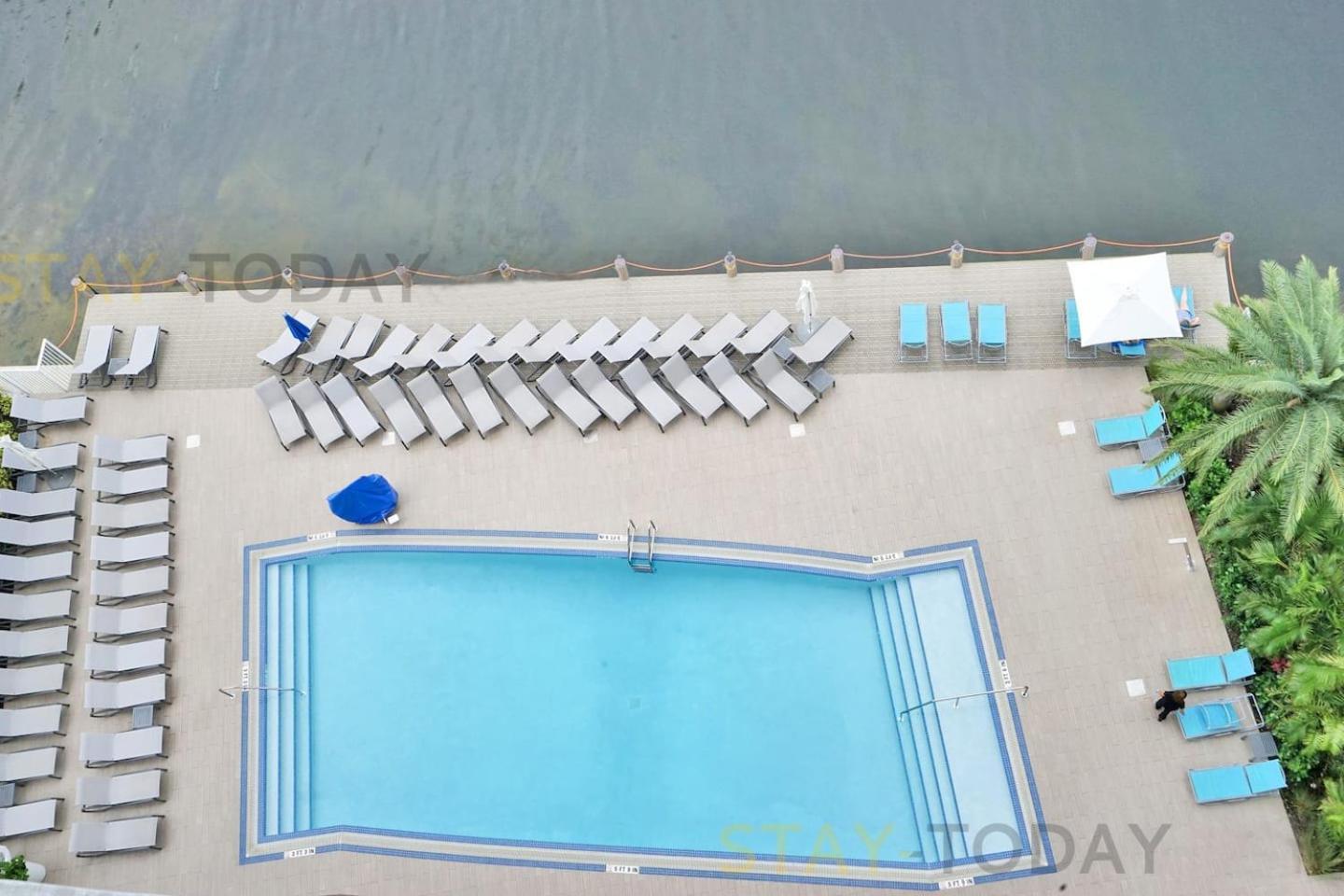 Resort-Style Living With Direct Ocean Views - 3Br Beauty Hallandale Beach Exterior photo