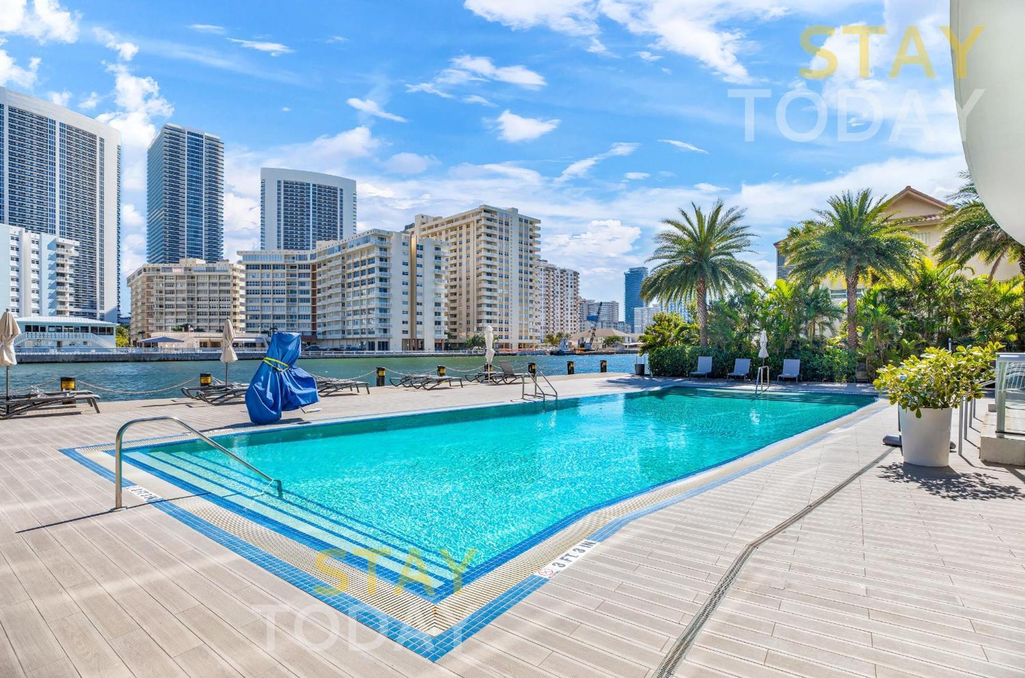 Resort-Style Living With Direct Ocean Views - 3Br Beauty Hallandale Beach Exterior photo